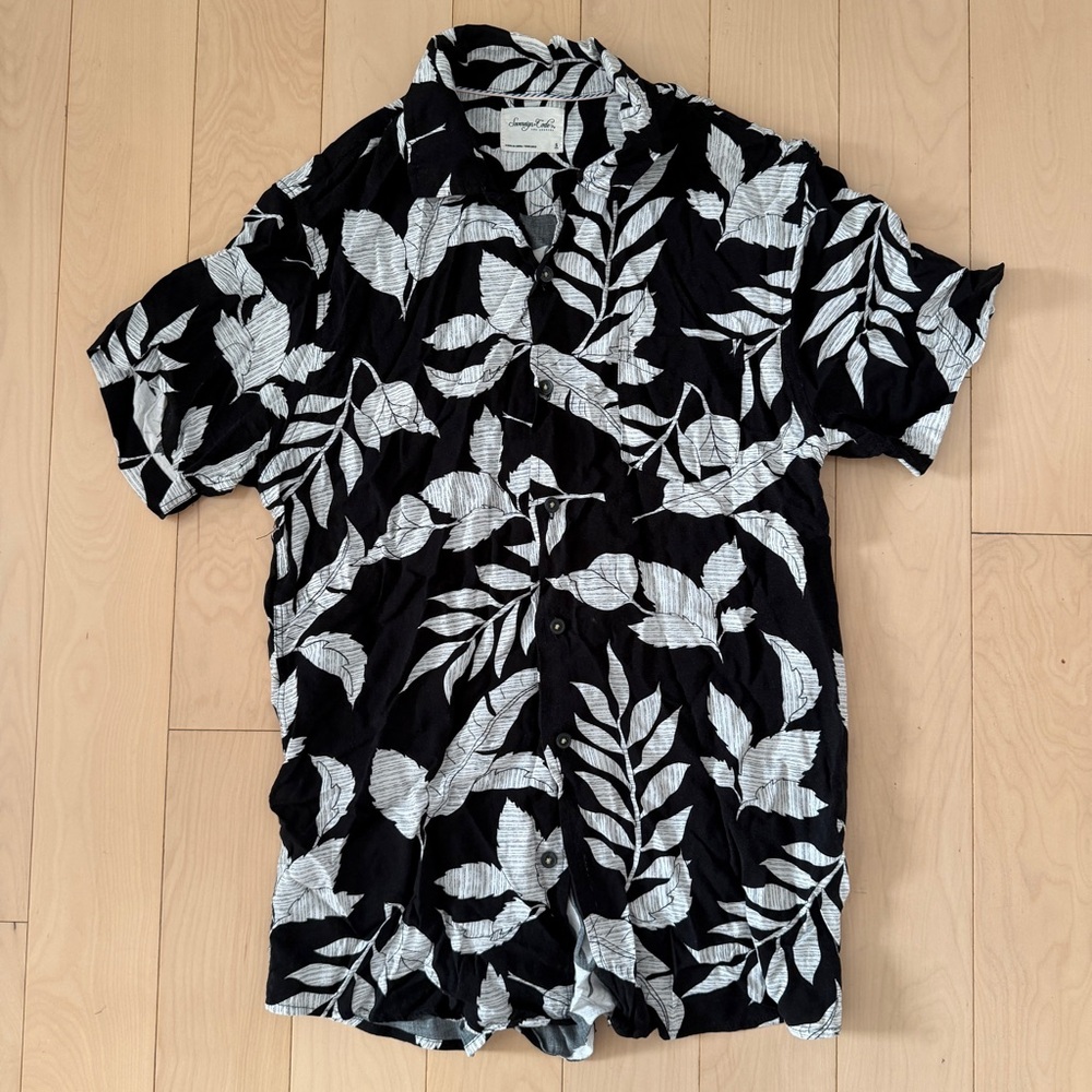 Men’s Sovereign Code Black & White Palm Leaf Button Down Short Sleeve Shirt